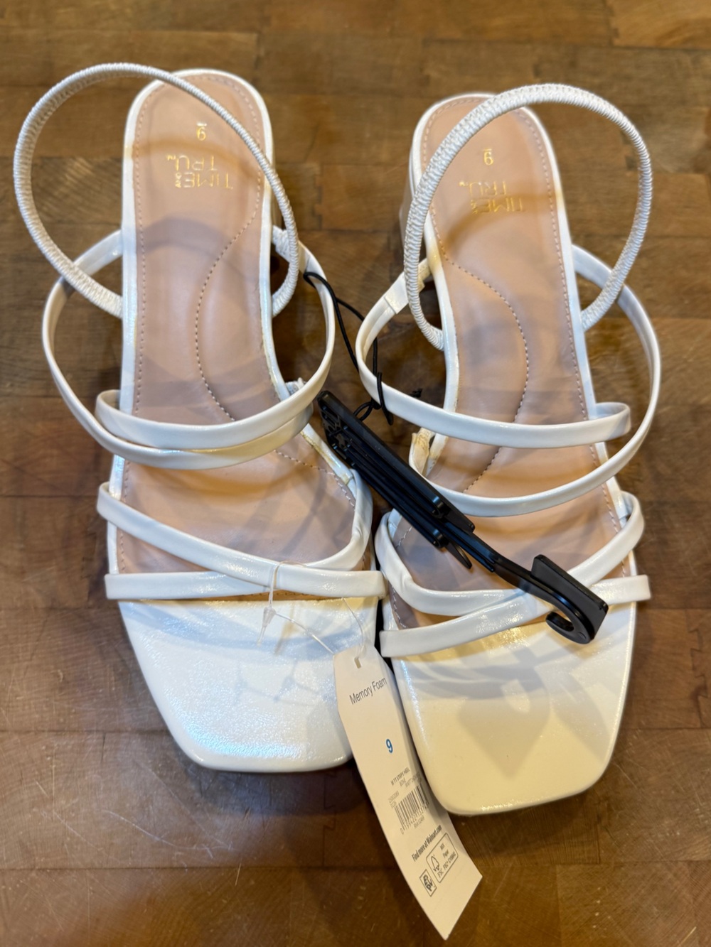 Time and Tru Off White Strappy Heeled Sandals Women’s Sz 9 Dress Shoe